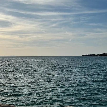 Daire Studio Apartment Near Beach Petrcane - Quiet & Central - Unit 1 Petrčane