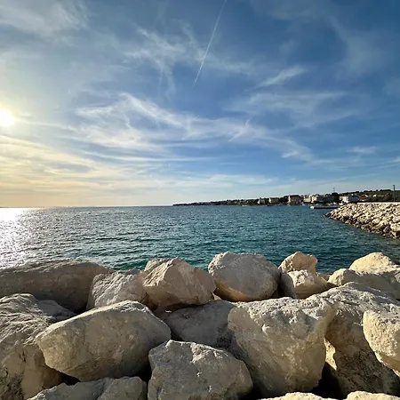 Daire Studio Apartment Near Beach Petrcane - Quiet & Central - Unit 1 Petrčane